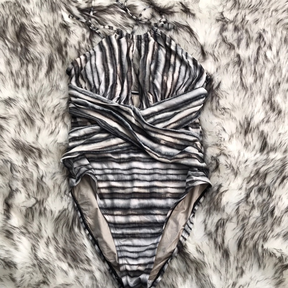 LaBlanca Bamboo Tummy Control High Neck Halter, 8 - Picture 3 of 5